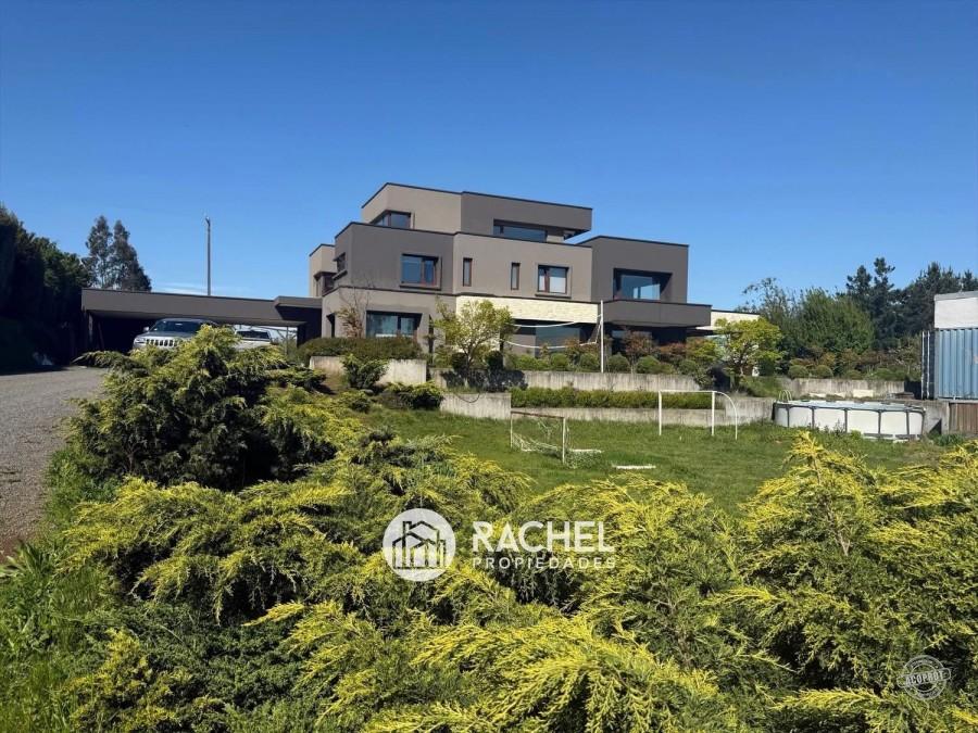 SE VENDE MARAVILLOSA CASA MEDITERRANEA CON GRAN TERRENO EN CONDOMINIO- Lomas del Carmen