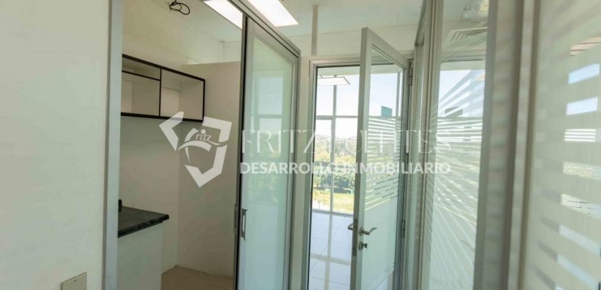 Oficina ejecutiva con terraza panorámica – Edificio Uno, Temuco Centro