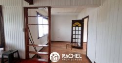 EN VENTA CASA 5 DORMITORIOS CERCANO A COLEGIO EN SECTOR CAMPOS DEPORTIVO, TEMUCO