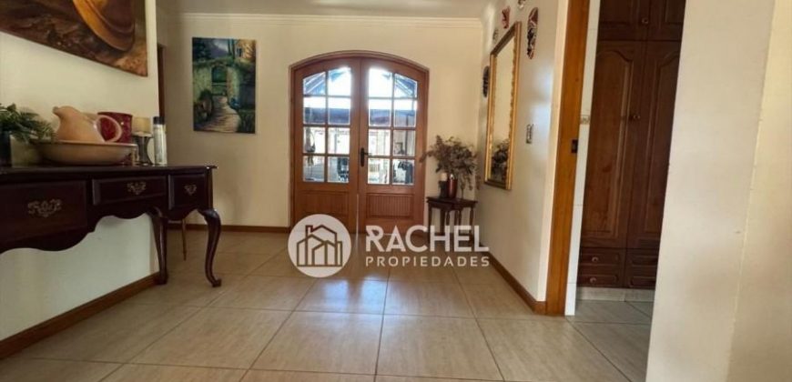 EN VENTA HERMOSA Y AMPLIA CASA EN PARCELA SECTOR CAMINO BOTROLHUE