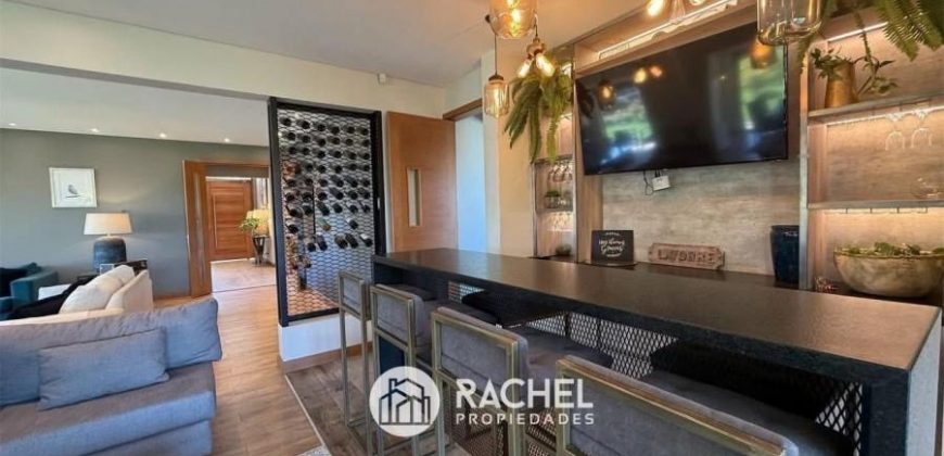 SE VENDE MARAVILLOSA CASA MEDITERRANEA CON GRAN TERRENO EN CONDOMINIO- Lomas del Carmen