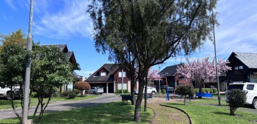 VENDEMOS MARAVILLOSA CASA CON QUINCHO EN CONDOMINIO SECTOR VALLE DE ALCALA TEMUCO