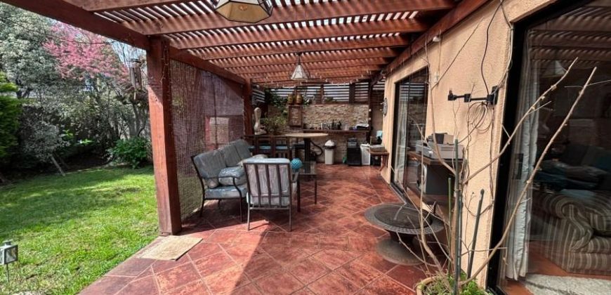 VENDEMOS MARAVILLOSA CASA CON QUINCHO EN CONDOMINIO SECTOR VALLE DE ALCALA TEMUCO