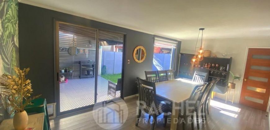 SE VENDE ACOGEDORA Y LUMINOSA CASA UBICADA EN VILLA CONSOLIDADA