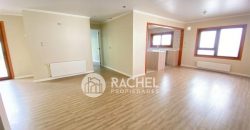 SE VENDE CASA REMODELADA Y AMPLIADA A PASOS DEL COLEGIO ALEMAN. -SECTOR HOCHSTETTER.