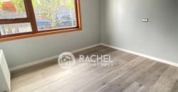 SE VENDE CASA REMODELADA Y AMPLIADA A PASOS DEL COLEGIO ALEMAN. -SECTOR HOCHSTETTER.
