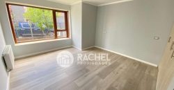 SE VENDE CASA REMODELADA Y AMPLIADA A PASOS DEL COLEGIO ALEMAN. -SECTOR HOCHSTETTER.