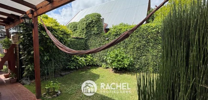SE VENDE HERMOSA CASA DE 1 PISO AMPLIADA – Sector Altos del Maipo