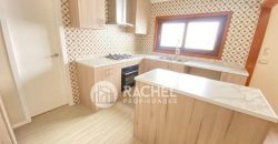 SE VENDE CASA REMODELADA Y AMPLIADA A PASOS DEL COLEGIO ALEMAN. -SECTOR HOCHSTETTER.
