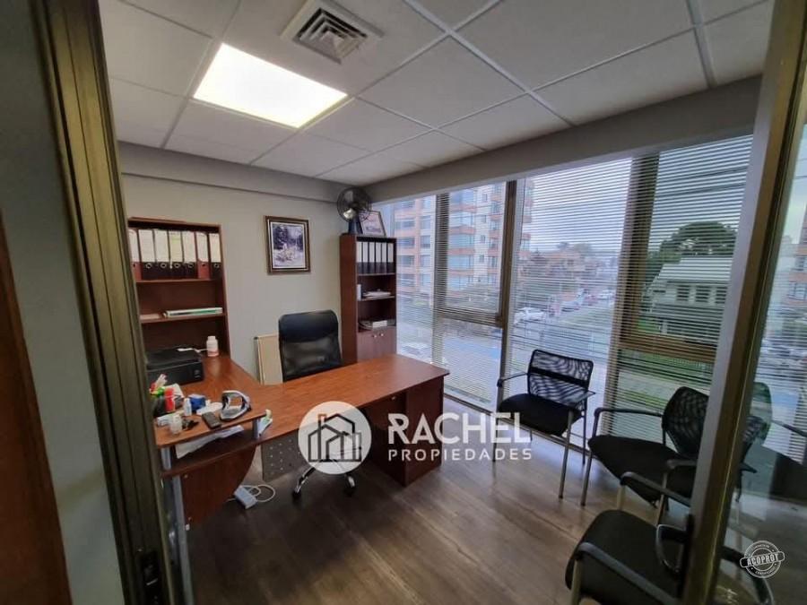 EN VENTA OFICINA 2 PRIVADOS Y SALA DE REUNIONES EN AVENIDA ALEMANIA