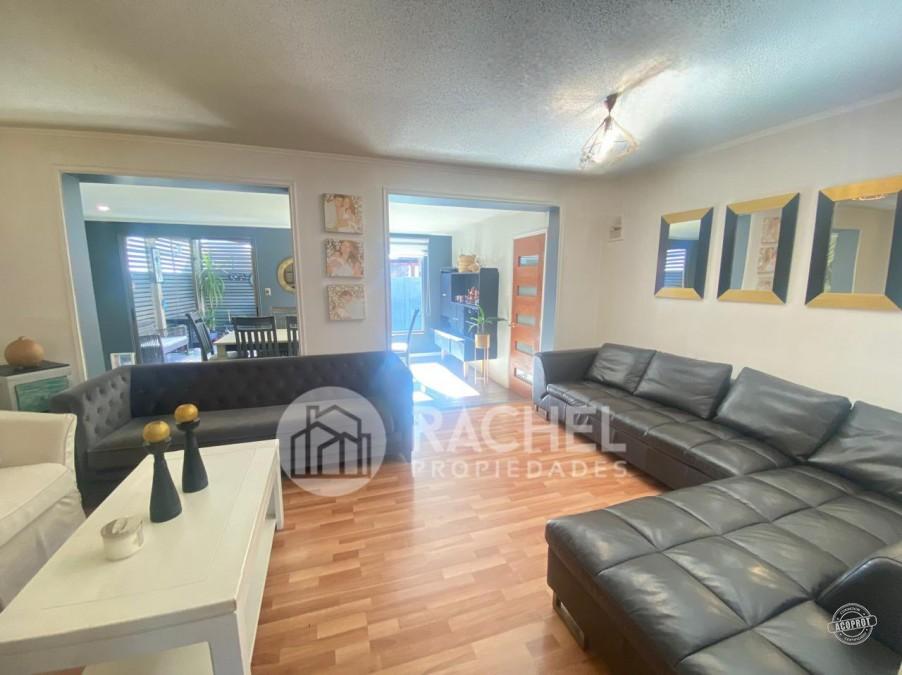 SE VENDE ACOGEDORA Y LUMINOSA CASA UBICADA EN VILLA CONSOLIDADA