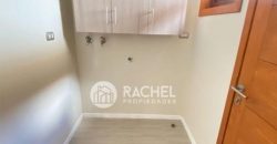 SE VENDE CASA REMODELADA Y AMPLIADA A PASOS DEL COLEGIO ALEMAN. -SECTOR HOCHSTETTER.