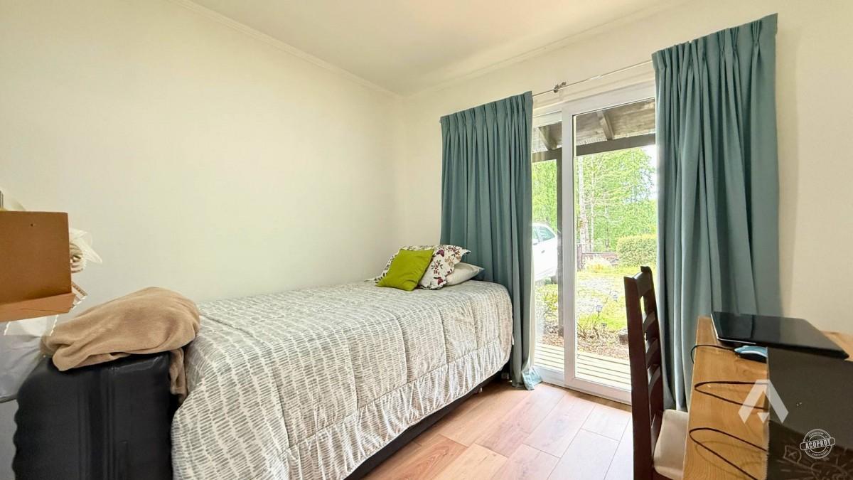 Parcela con dos casas y piscina en Pucón