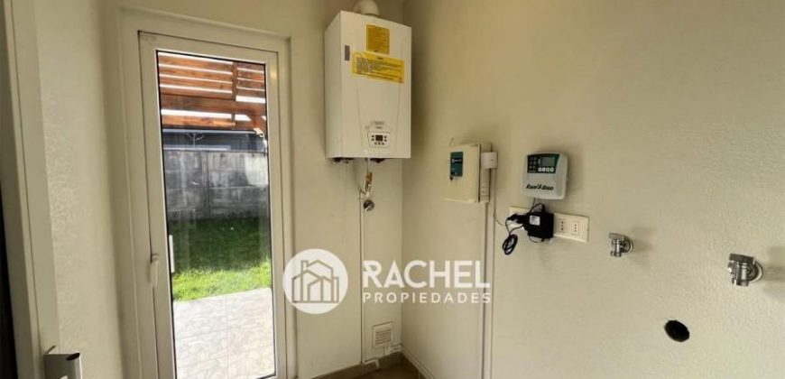 SE ARRIENDA HERMOSA CASA EN CONDOMINIO SECTOR PONIENTE