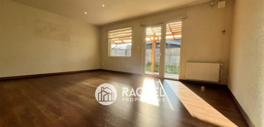 SE ARRIENDA HERMOSA CASA EN CONDOMINIO SECTOR PONIENTE