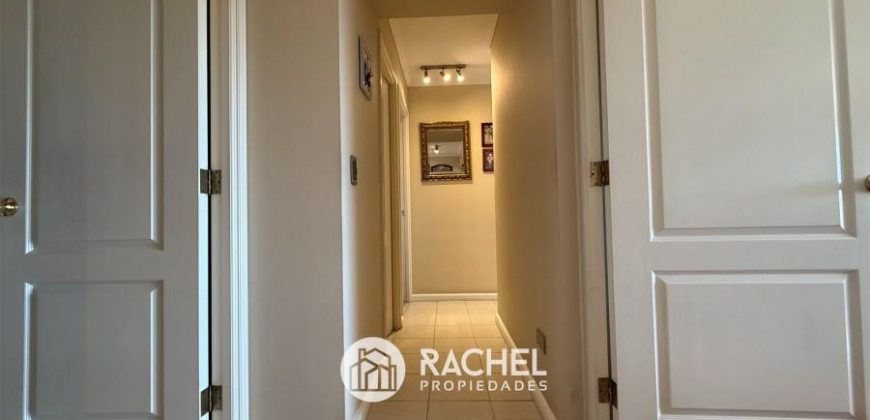 SE VENDE SOLEADO DEPTO CON 4 DORMITORIOS- Edificio Versalles, Calle Francia