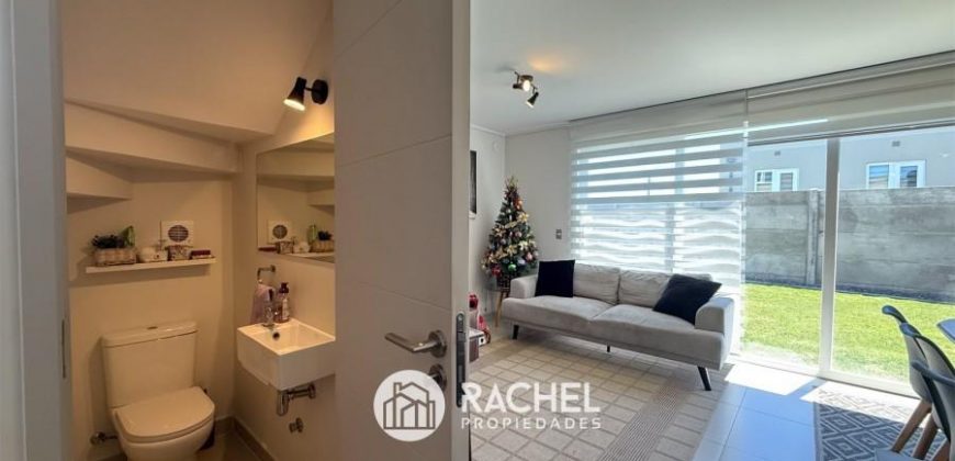 SE VENDE CASA MEDITERRÁNEA SEMINUEVA EN CONDOMINIO TERRANOVA