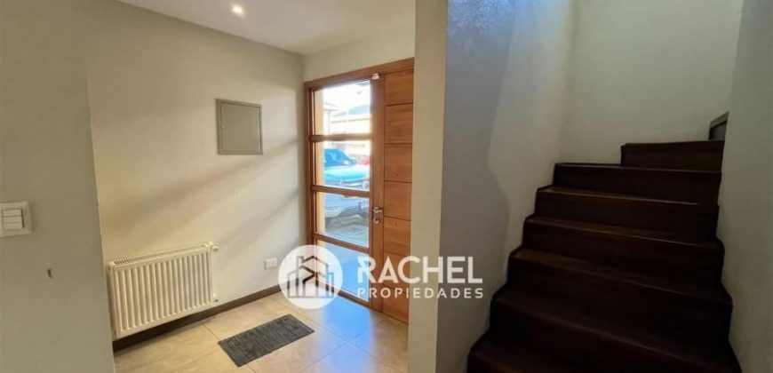 SE ARRIENDA HERMOSA CASA EN CONDOMINIO SECTOR PONIENTE