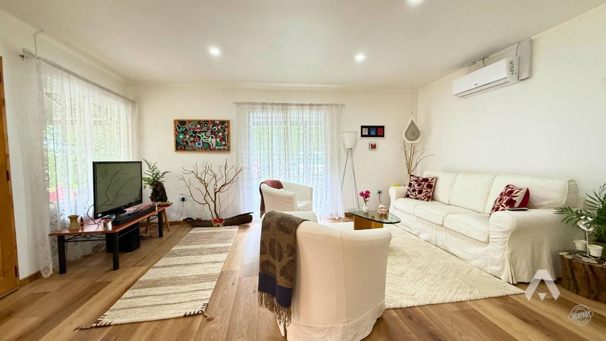 Parcela con dos casas y piscina en Pucón