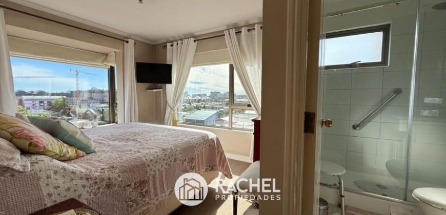 SE VENDE SOLEADO DEPTO CON 4 DORMITORIOS- Edificio Versalles, Calle Francia