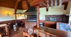 SE VENDE SOLEADO DEPTO CON 4 DORMITORIOS- Edificio Versalles, Calle Francia