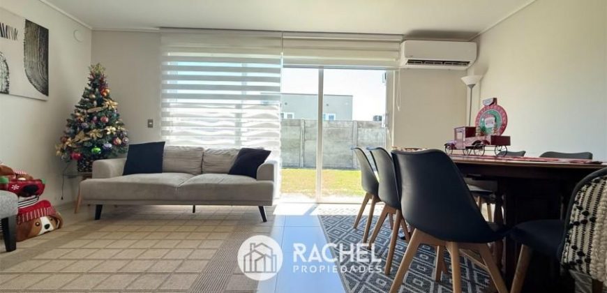 SE VENDE CASA MEDITERRÁNEA SEMINUEVA EN CONDOMINIO TERRANOVA