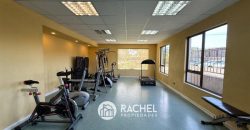 SE VENDE SOLEADO DEPTO CON 4 DORMITORIOS- Edificio Versalles, Calle Francia