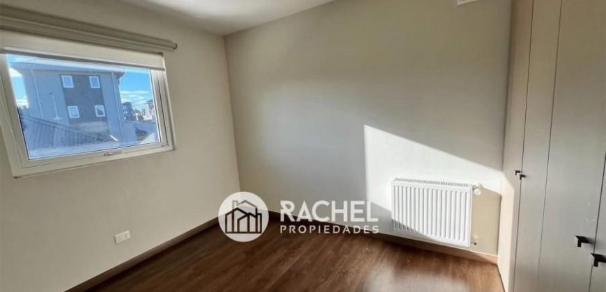 SE ARRIENDA HERMOSA CASA EN CONDOMINIO SECTOR PONIENTE