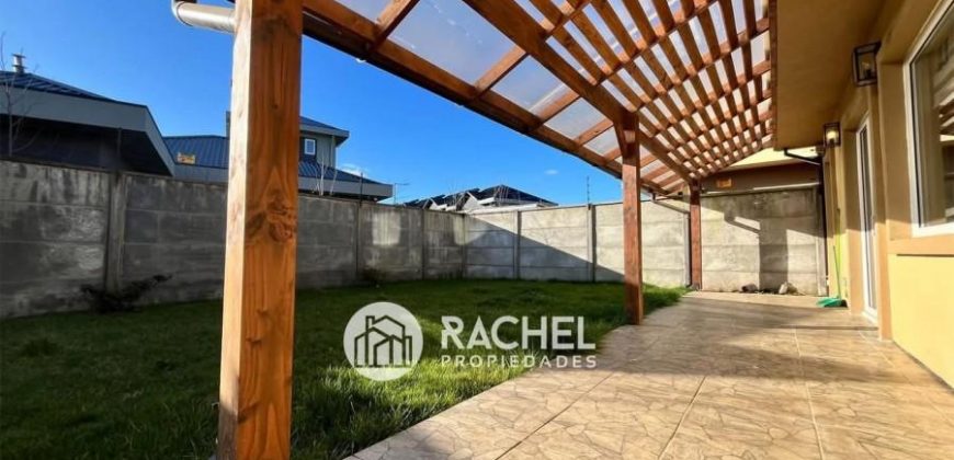 SE ARRIENDA HERMOSA CASA EN CONDOMINIO SECTOR PONIENTE