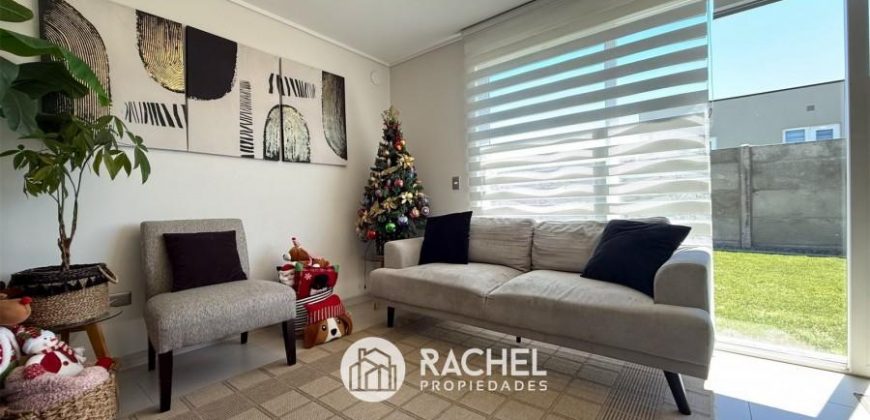 SE VENDE CASA MEDITERRÁNEA SEMINUEVA EN CONDOMINIO TERRANOVA