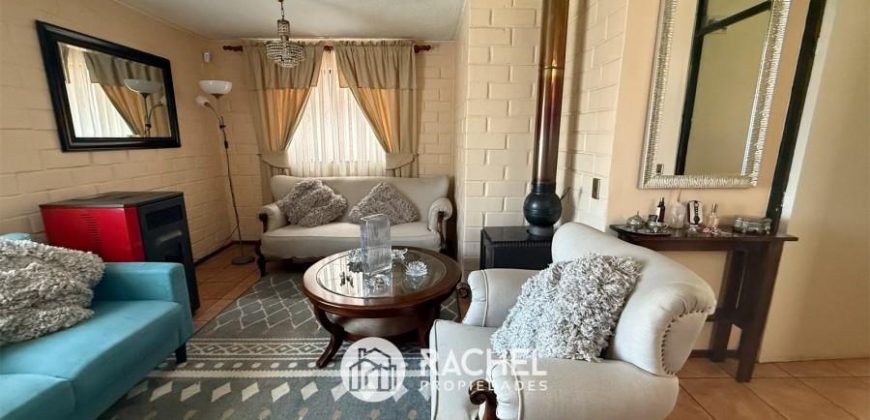 SE VENDE CASA AMPLIADA, CON GRAN LOCAL CON ENTRADA INDEPENDIENTE – A. Recabarren, Santa Elena de Maipo