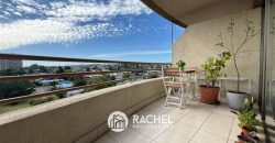 SE VENDE SOLEADO DEPTO CON 4 DORMITORIOS- Edificio Versalles, Calle Francia