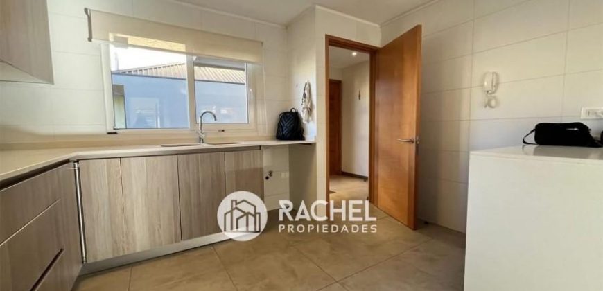 SE ARRIENDA HERMOSA CASA EN CONDOMINIO SECTOR PONIENTE