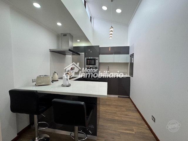 OPORTUNIDAD ÚNICA DE INVERSIÓN EN TEMUCO. VENTA DE EXCLUSIVO LOCAL COMERCIAL Y DE LUJOSO DEPARTAMENTO DE 3 PISOS