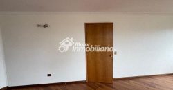 SE ARRIENDA GRAN DEPARTAMENTO DE 4 DORMITORIOS, 3 BAÑOS, 2 ESTACIONAMIENTOS Y 1 BODEGA EN TEMUCO, A PASOS DE CLÍNICAS Y CENTROS COMERCIALES