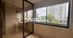 SE ARRIENDA GRAN DEPARTAMENTO DE 4 DORMITORIOS, 3 BAÑOS, 2 ESTACIONAMIENTOS Y 1 BODEGA EN TEMUCO, A PASOS DE CLÍNICAS Y CENTROS COMERCIALES