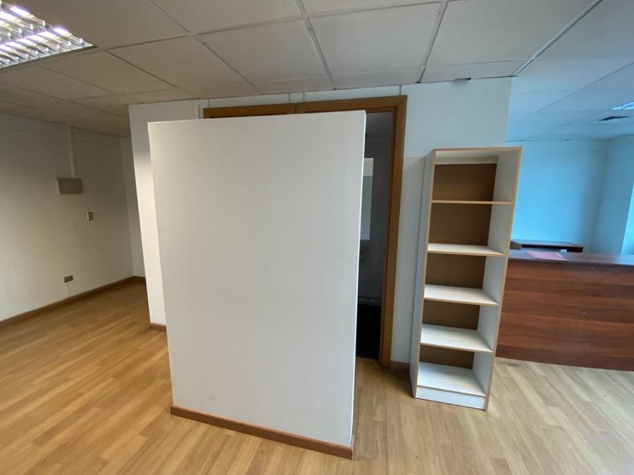 SE ARRIENDA AMPLIA Y LUMINOSA OFICINA EN EL CENTRO DE TEMUCO, ARTURO PRAT