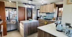SE VENDE HERMOSA CASA UBICADA EN SECTOR PORTAL DE LA FRONTERA,