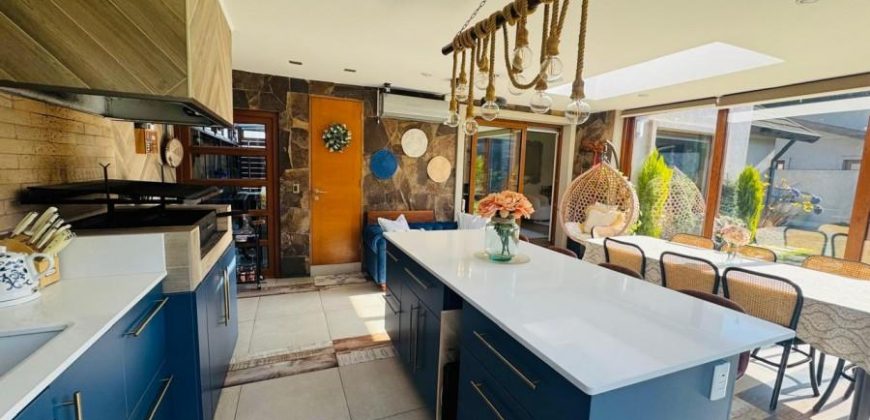 SE VENDE HERMOSA CASA UBICADA EN SECTOR PORTAL DE LA FRONTERA,