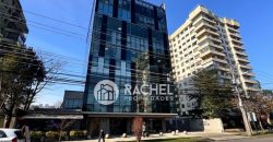EN VENTA LUMINOSA OFICINA – EDIFICIO UNO K