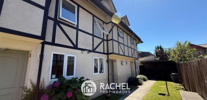 SE VENDE CASA ESTILO TOWNHOUSE EN CONDOMINIO DON JORGE (Sector Altamira)