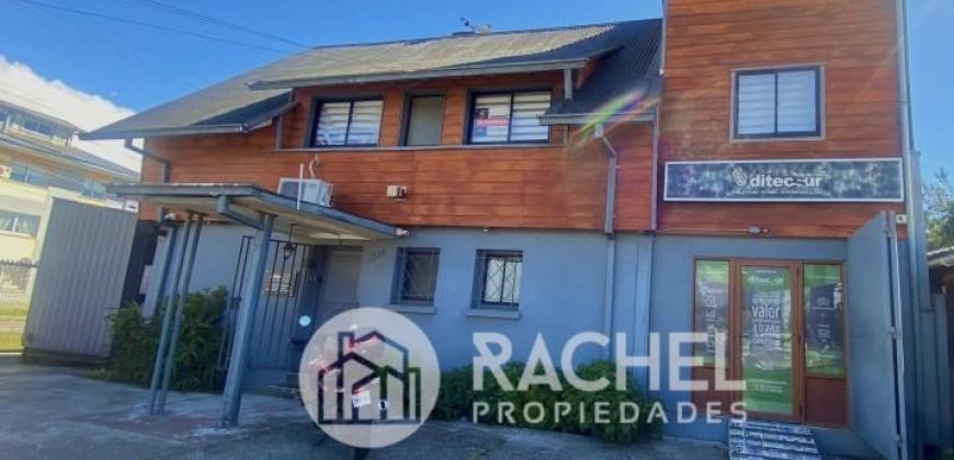 SE ARRIENDA AMPLIA CASA COMERCIAL CON OFICINAS