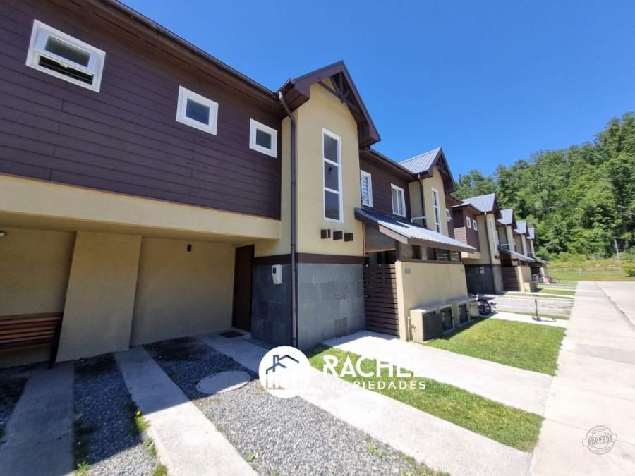 EN VENTA CASA DE 3 DORMITORIOS COMPLETAMENTE AMOBLADA EN CONDOMINIO LOS ROBLES III – PUCON.