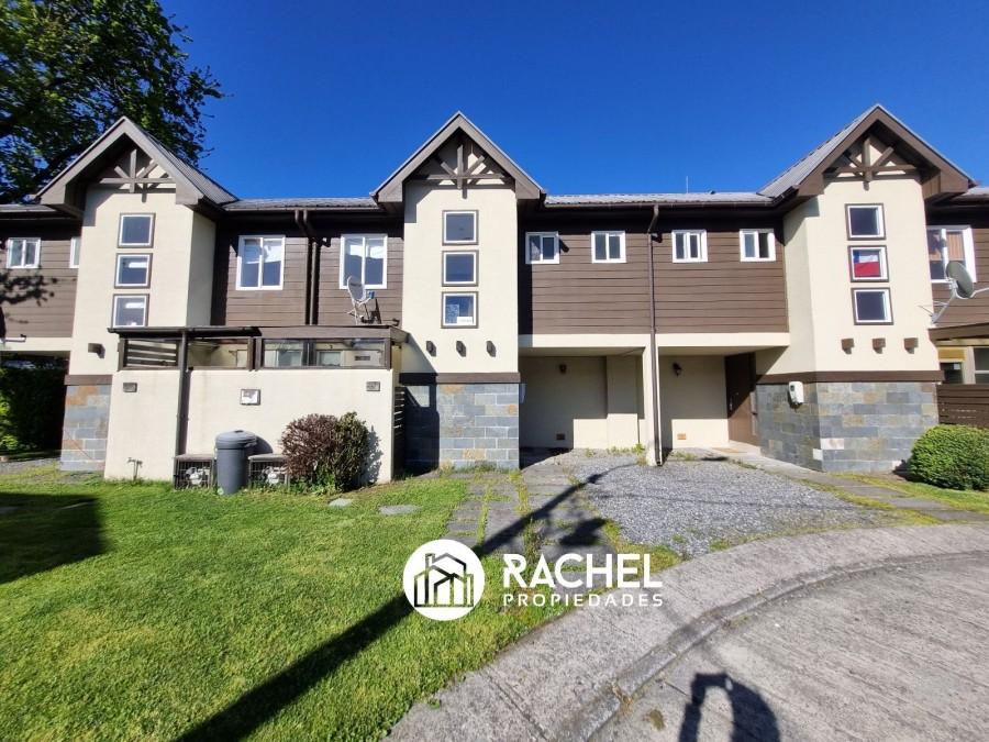 SE ARRIENDA CASA AMOBLADA 3 DORMITORIOS EN CONDOMINIO A MINUTOS DEL CENTRO DE PUCON