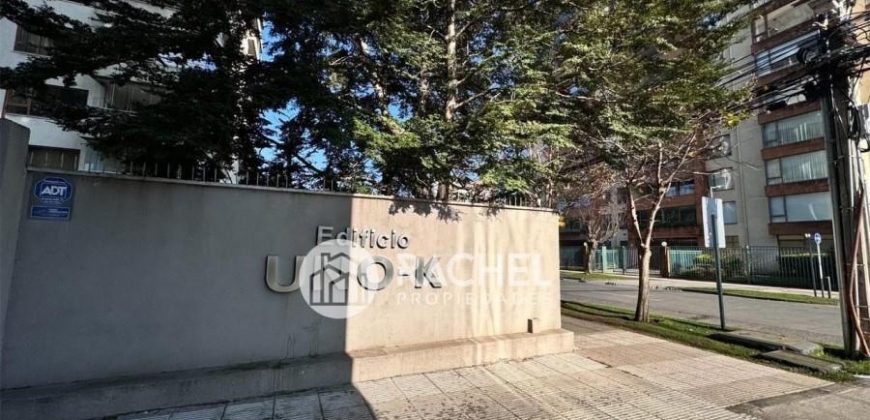 EN VENTA LUMINOSA OFICINA – EDIFICIO UNO K