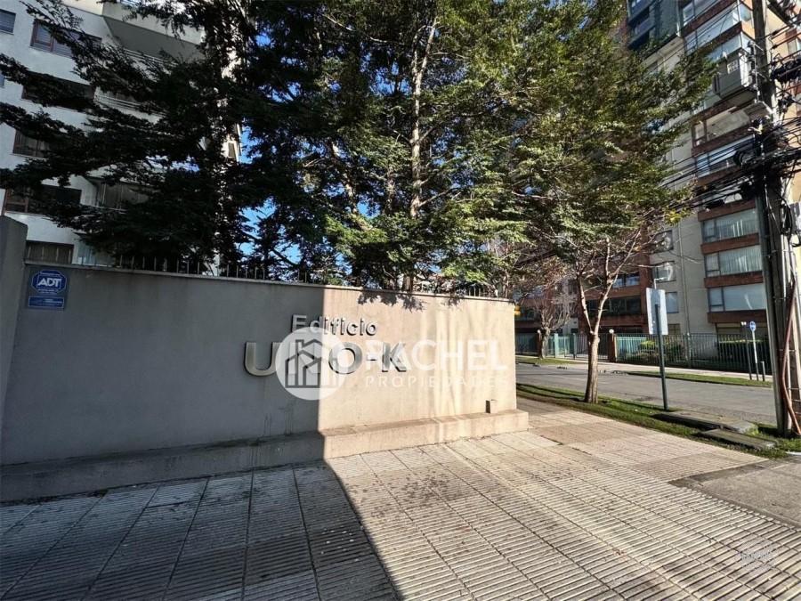 EN VENTA LUMINOSA OFICINA – EDIFICIO UNO K