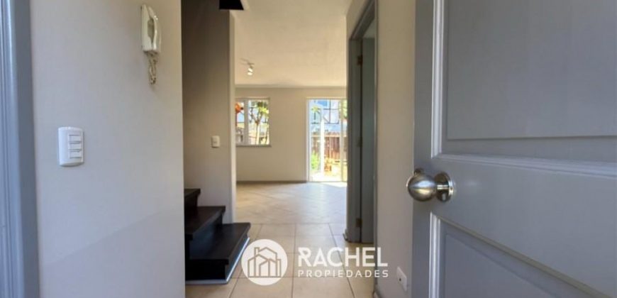 SE VENDE CASA ESTILO TOWNHOUSE EN CONDOMINIO DON JORGE (Sector Altamira)