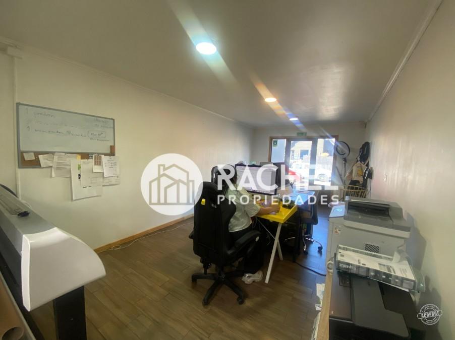 SE ARRIENDA AMPLIA CASA COMERCIAL CON OFICINAS