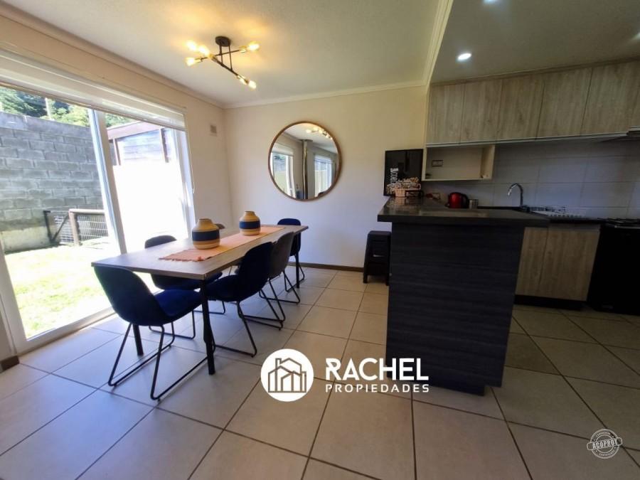 EN VENTA CASA DE 3 DORMITORIOS COMPLETAMENTE AMOBLADA EN CONDOMINIO LOS ROBLES III – PUCON.