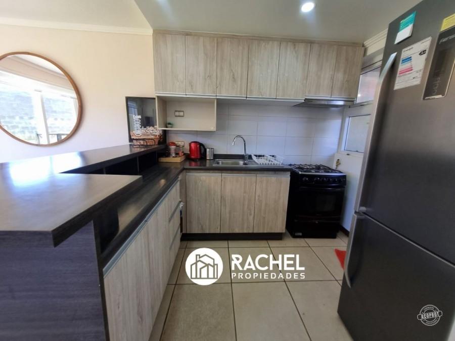 EN VENTA CASA DE 3 DORMITORIOS COMPLETAMENTE AMOBLADA EN CONDOMINIO LOS ROBLES III – PUCON.